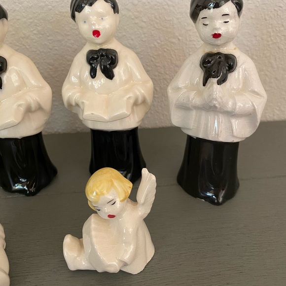 Antique porcelain choir set: 4 choirboys and 2 angels - Picture 3 of 10